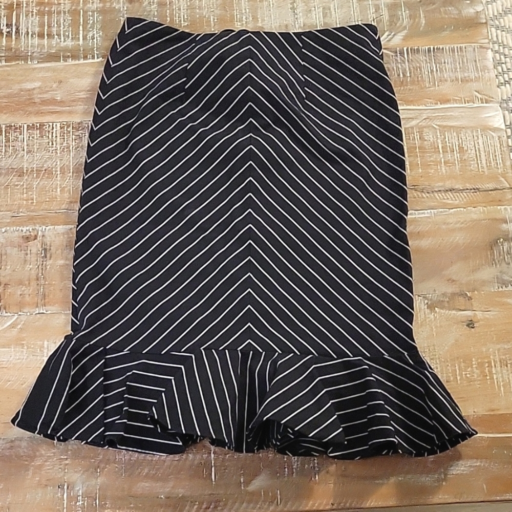 Ralph Lauren Ruffle Bottom Tie Front Pencil Skirt Black & White Sz 6